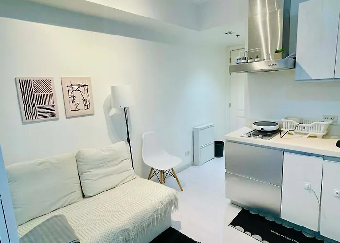 Azure Rio East 221 *