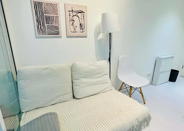 Azure Rio East 221 Manilla